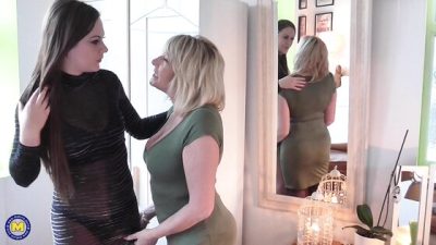 Uma amadora gata coroa gostosa do rabao aos galopes